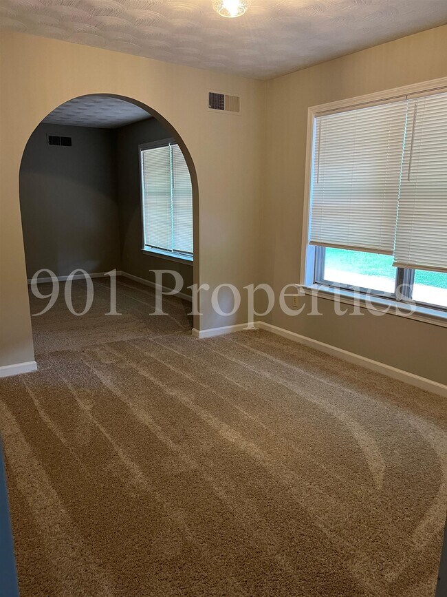 Building Photo - 5140 Longmeadow Cove