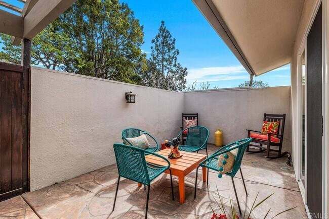 Building Photo - Remodeled 3BR/2BA Condo in the Heart of Ra...