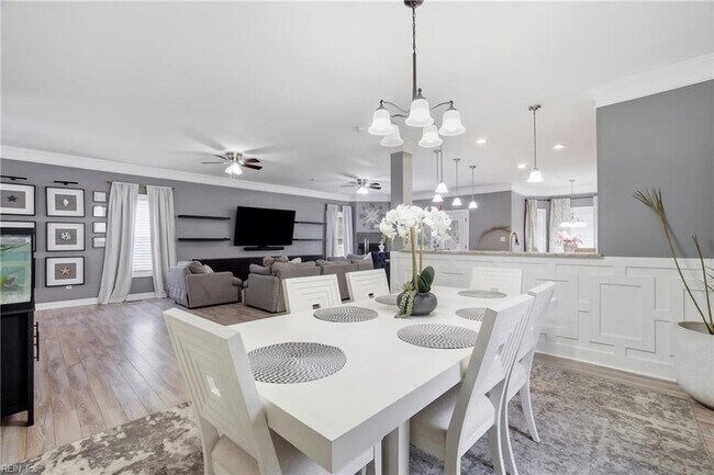 Building Photo - 1859 Parkview Ave