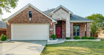 Building Photo - 2472 Deerwood Dr