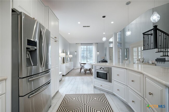 Building Photo - 30209 Oak Tree Dr