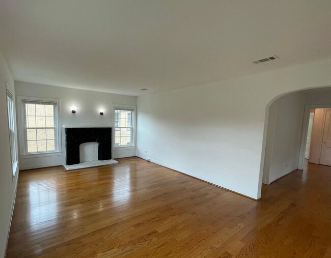 Building Photo - 2802 Cleburne St