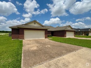 Building Photo - 4001cly