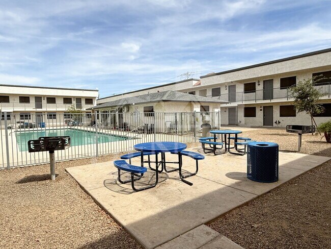 Building Photo - 18202 N Cave Creek Rd
