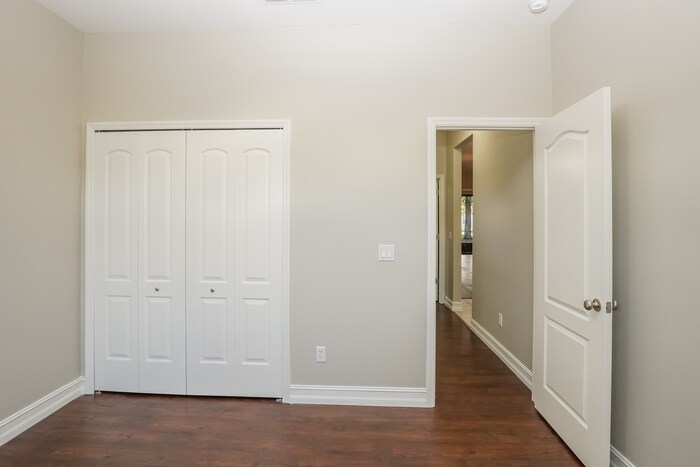 Building Photo - 615 Woods Landing Dr