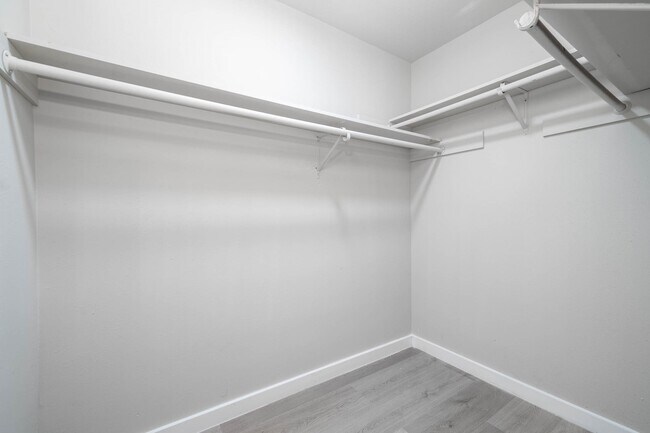 Building Photo - 3430 W Creek Club Dr