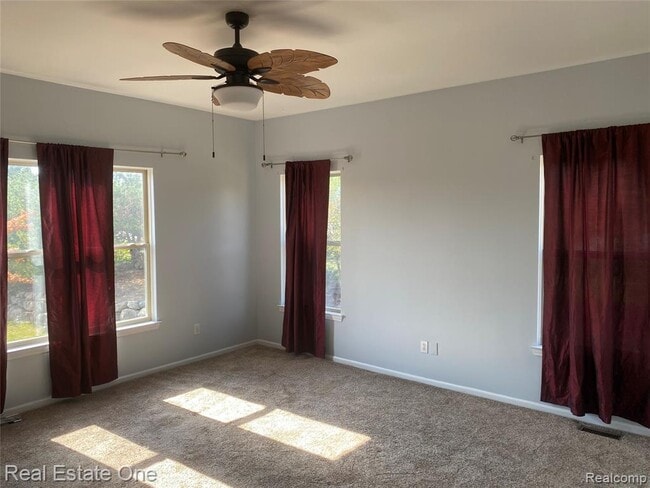 Building Photo - 39206 Silverthorne Bend