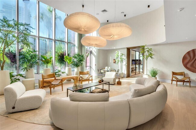 Building Photo - 2200 Brickell Ave