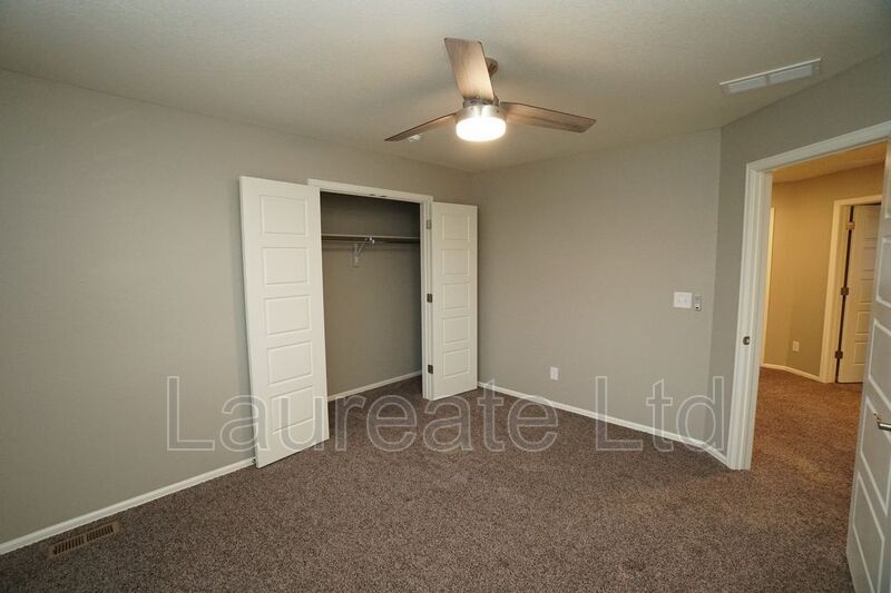 Building Photo - 11755 Lovegrass Dr
