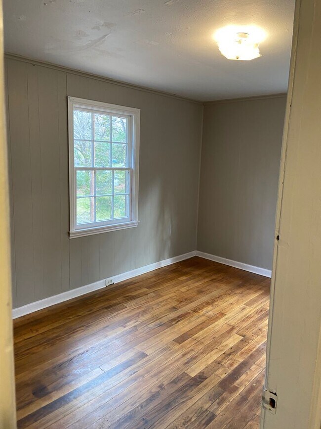 Building Photo - **AVAILABLE NOW**Near Ft. Benning/Columbus, GA 3 Bedroom / 1 Bathroom Home for Rent***