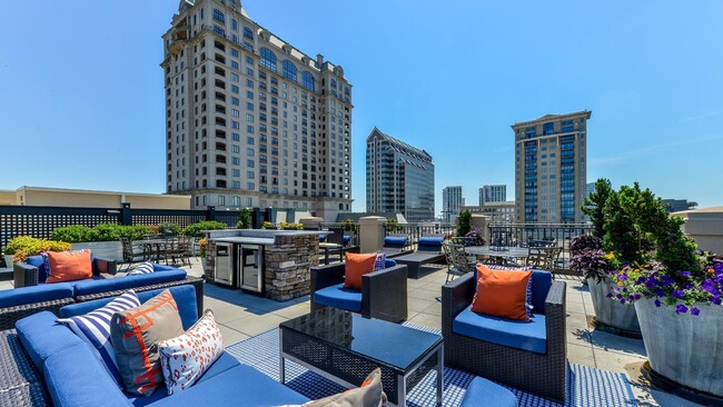 Building Photo - 92 West Paces Ferry Rd NW