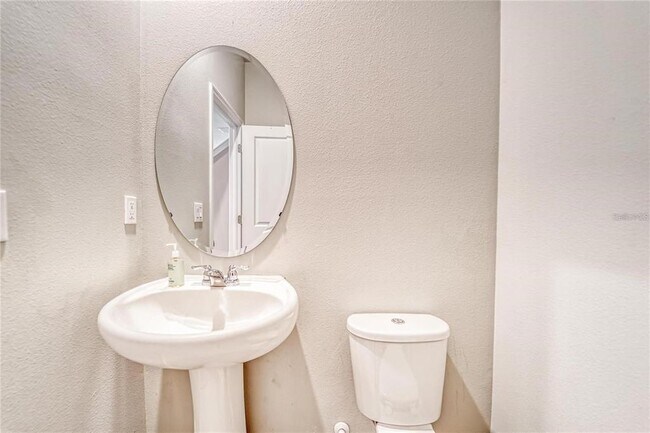 Building Photo - 1642 Boxleaf Ln