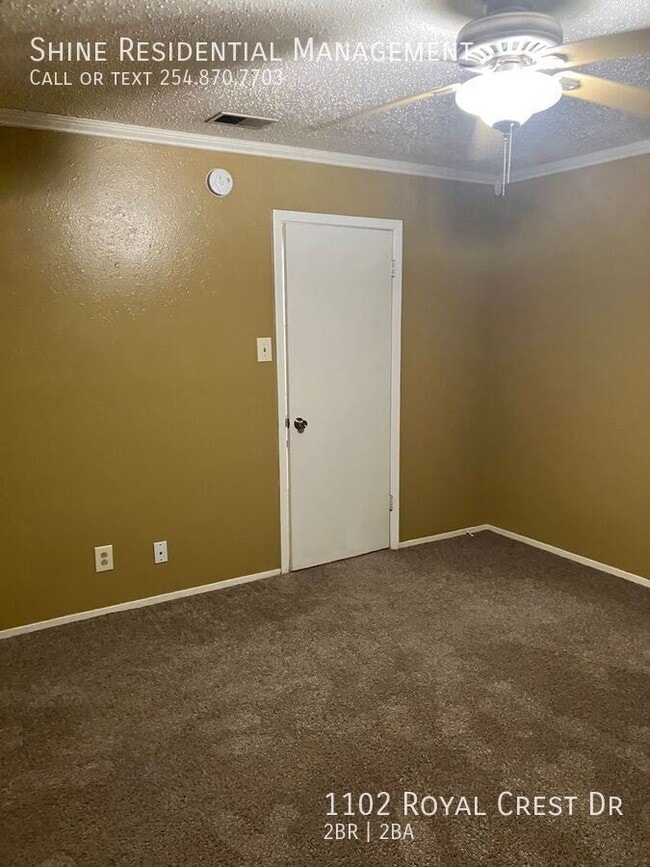Building Photo - 1102 Royal Crest Dr