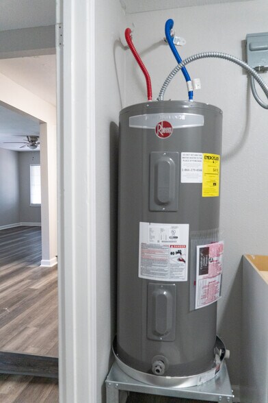 Building Photo - 1104 Southampton St