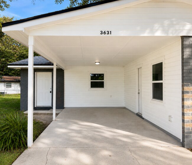 Building Photo - 3631 N Frontage Rd