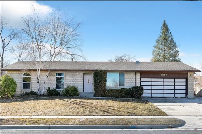 Primary Photo - 7007 Copperhill Dr