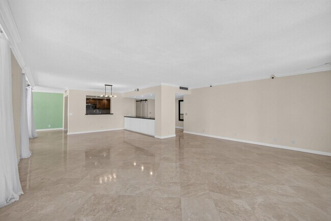 Building Photo - 4000 N Ocean Dr