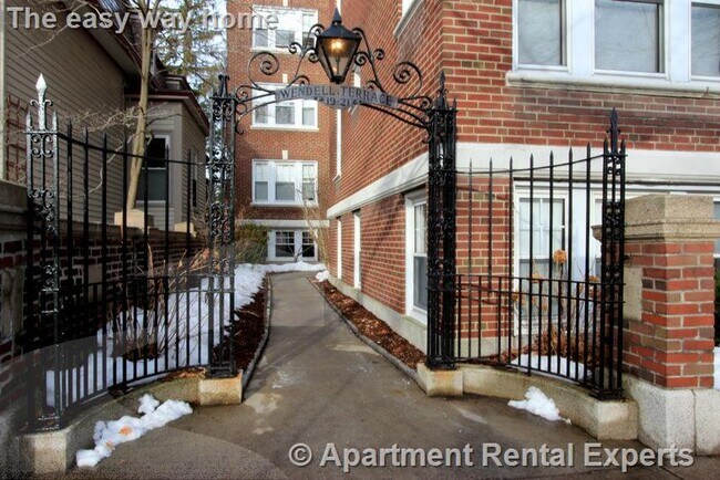 Primary Photo - 21 Wendell St