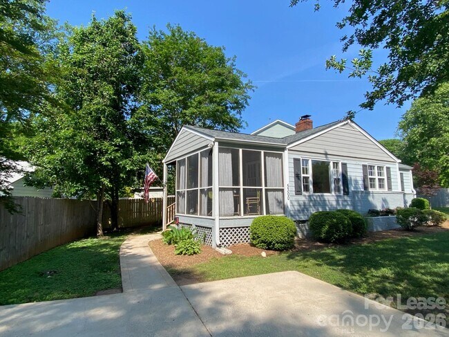 Building Photo - 5300 Buckingham Dr