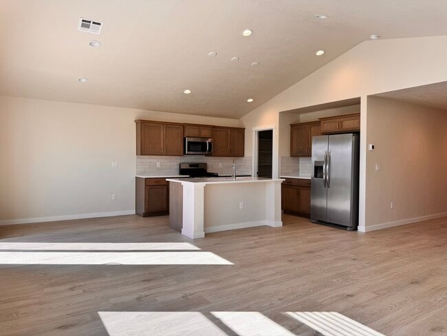 Building Photo - 7565 E Edison St