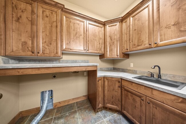 Building Photo - 3052 Snow Canyon Pkwy