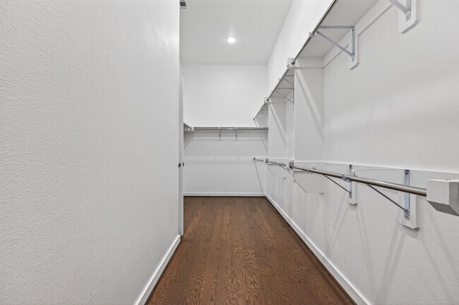 Building Photo - 212 Milas Cv