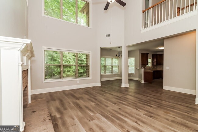 Building Photo - 1050 Cureton Dr