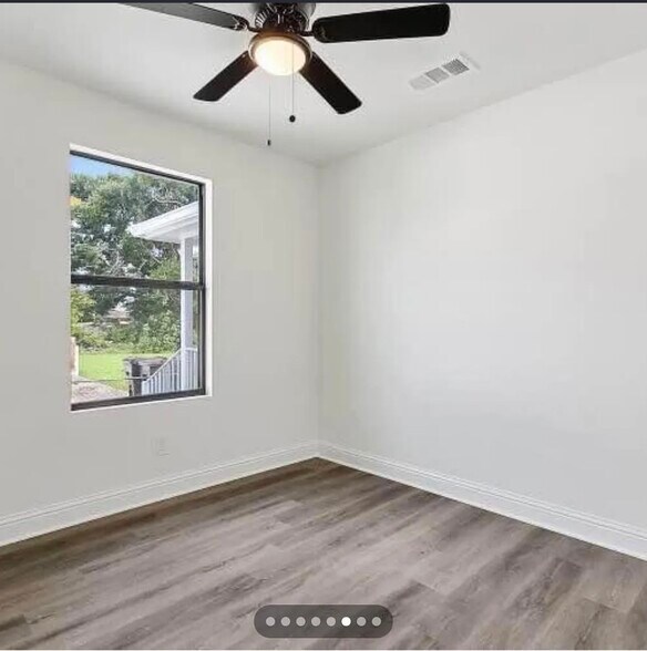 Building Photo - 211 3rd St