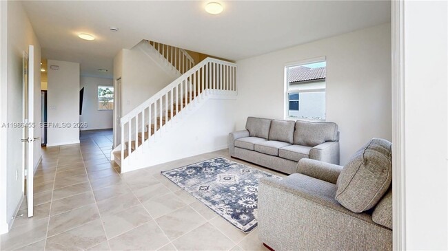 Building Photo - 2333 SE 28th St