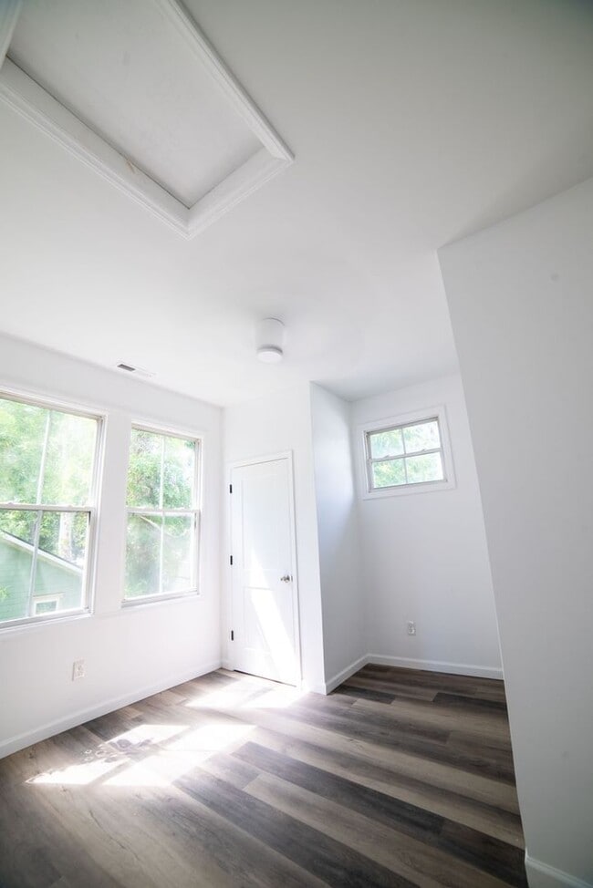 Building Photo - 107 N 13th St