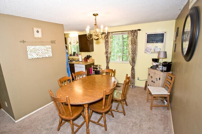 Building Photo - 1635 Van Dyke Dr