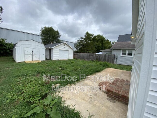 Building Photo - 160 Bend Farm Rd