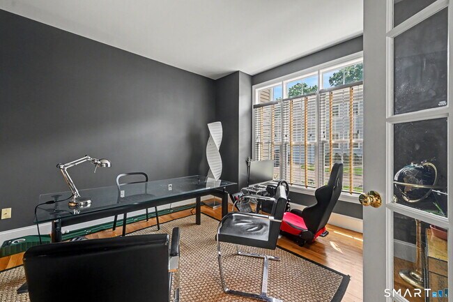 Building Photo - 1 Silvermine Rdg