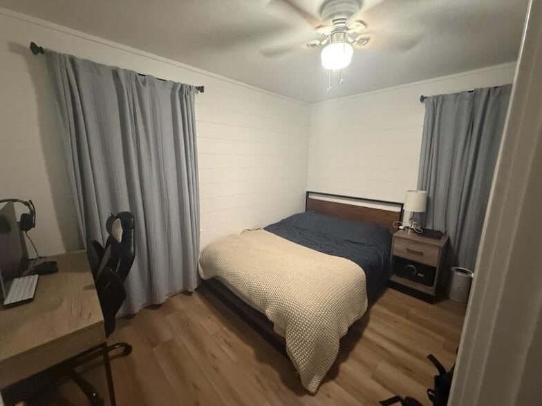 Building Photo - 10714 Gull Point Rd