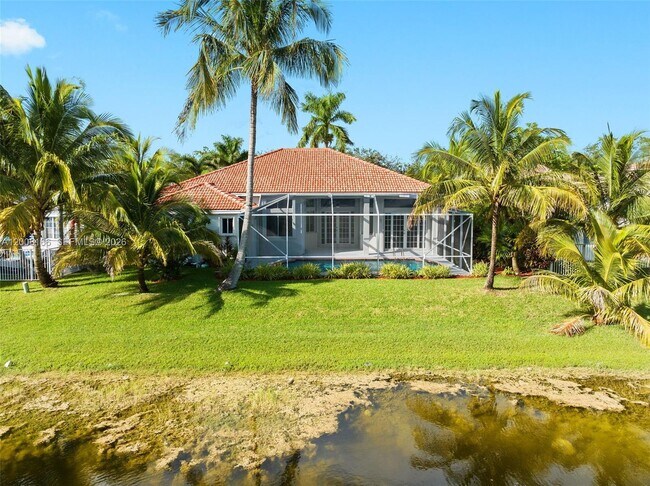 Building Photo - 646 Heritage Dr