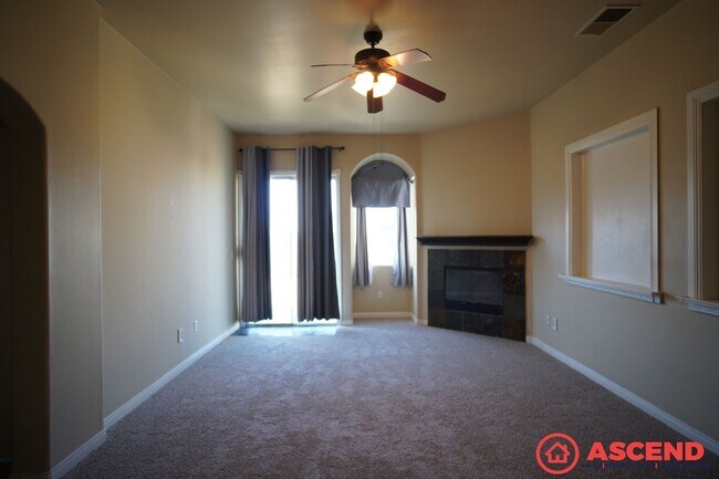 Building Photo - 5305 Pine Grove Ct