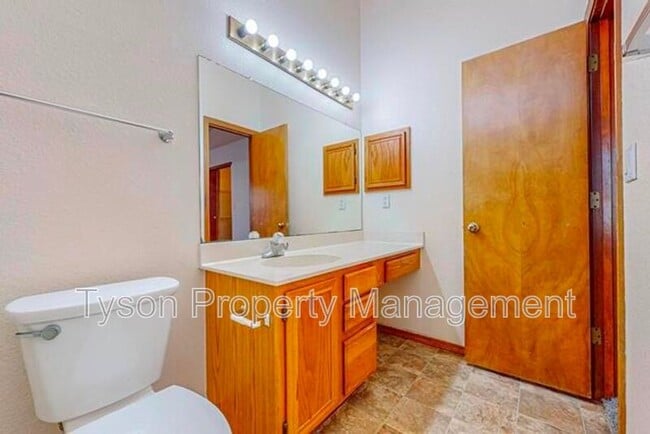 Building Photo - 4701 Plume Rd NW