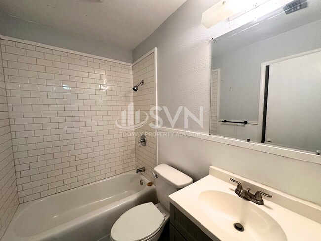 Building Photo - 4077 S Lancewood Dr