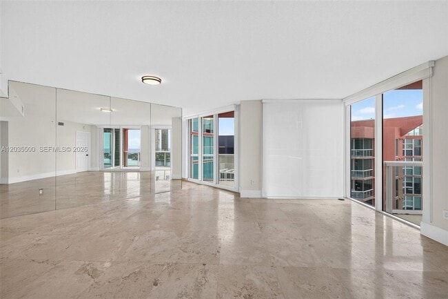Building Photo - 3370 Hidden Bay Dr