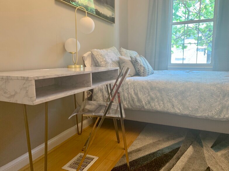 Building Photo - 2227 10th St NW