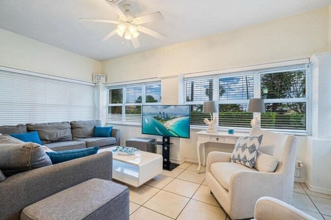 Building Photo - 5301 N Flagler Dr