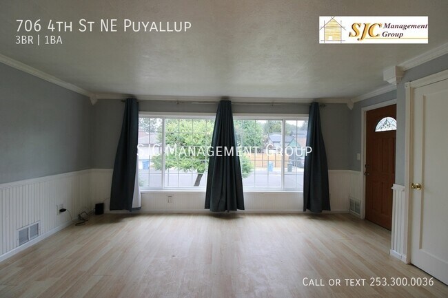 Building Photo - Three bedroom one bath in Downtown Puyallu...