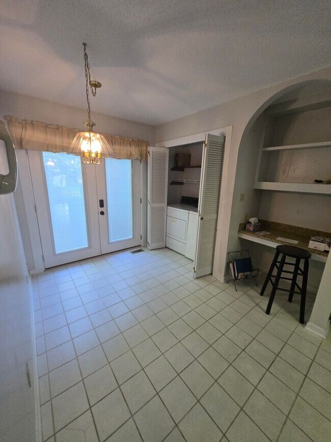 Building Photo - Spacious 3-Bedroom Condo in Gated Community – Modern Comfort & Convenience!