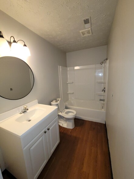 Building Photo - 1101 W Maple St NW