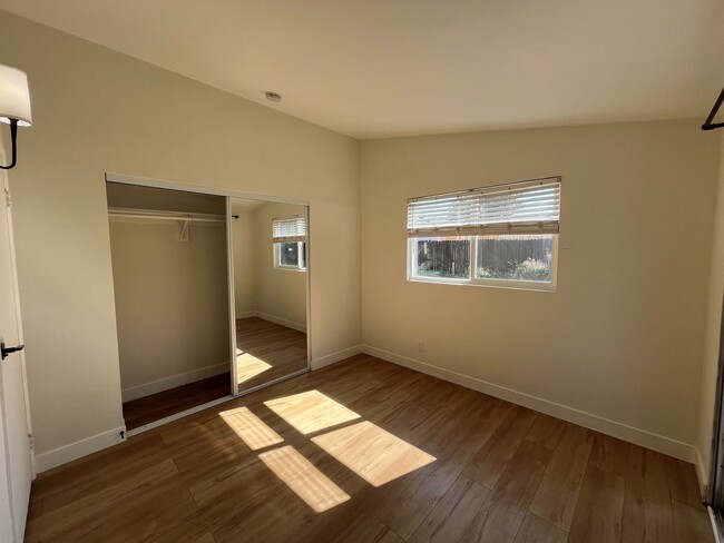 Building Photo - MOVE-IN READY! Upgraded 4BR w/all applianc...