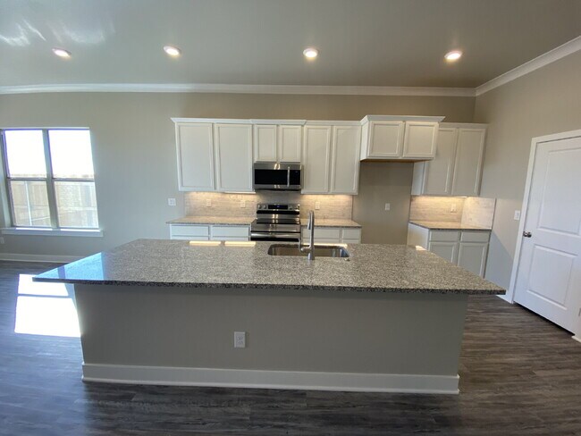 Building Photo - Wonderful 4 Bedroom 2 Bathroom in Bell Farms!