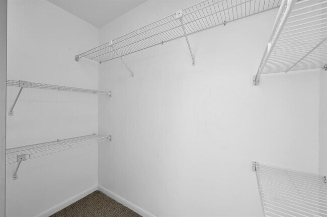 Building Photo - 9850 Pagewood Ln
