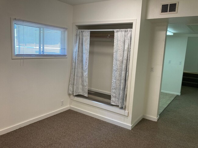 Building Photo - Large Three Bedroom on a 1+ Acre Lot