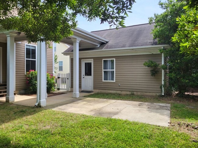 Building Photo - 3 bedroom home in Birkdale