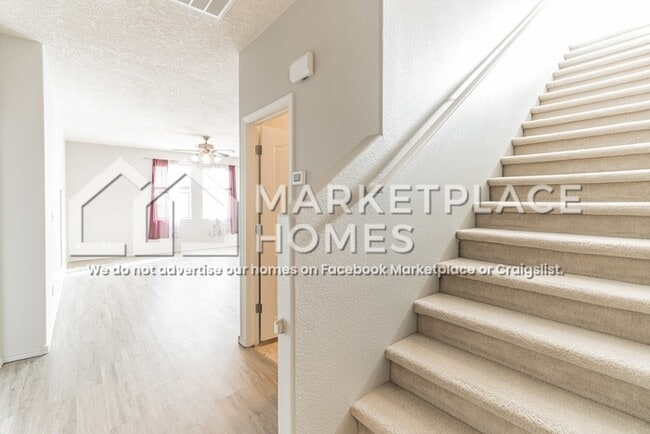 Building Photo - 620 Creekside Ave SW